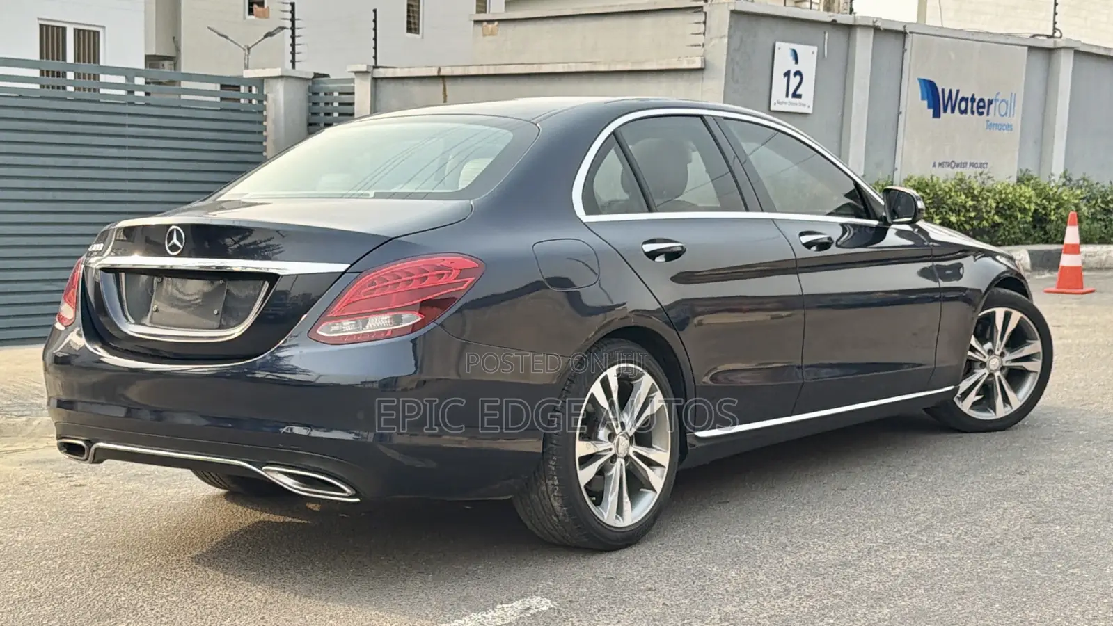 Mercedes-Benz C300 Luxury 4dr AWD 4Matic Sedan (2.0L 4cyl 7A) 2015 Blue