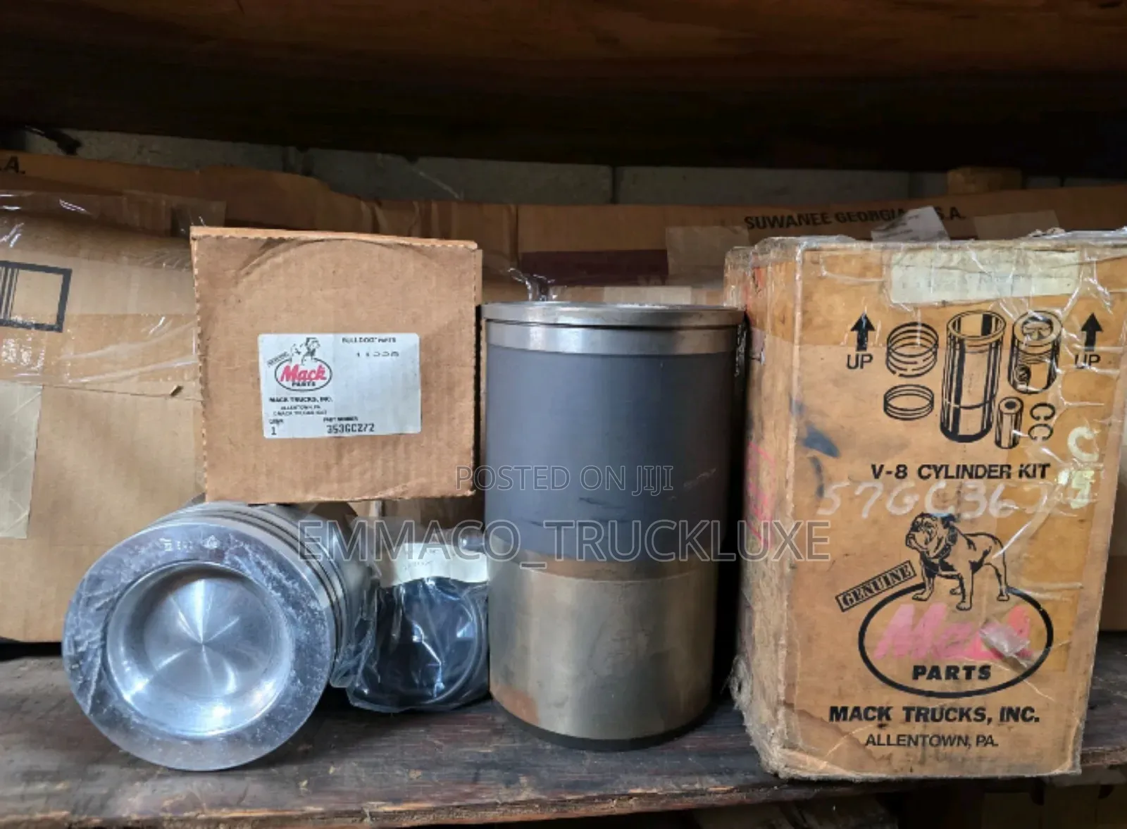 Original Piston for Mack E7 ( Bulldog )