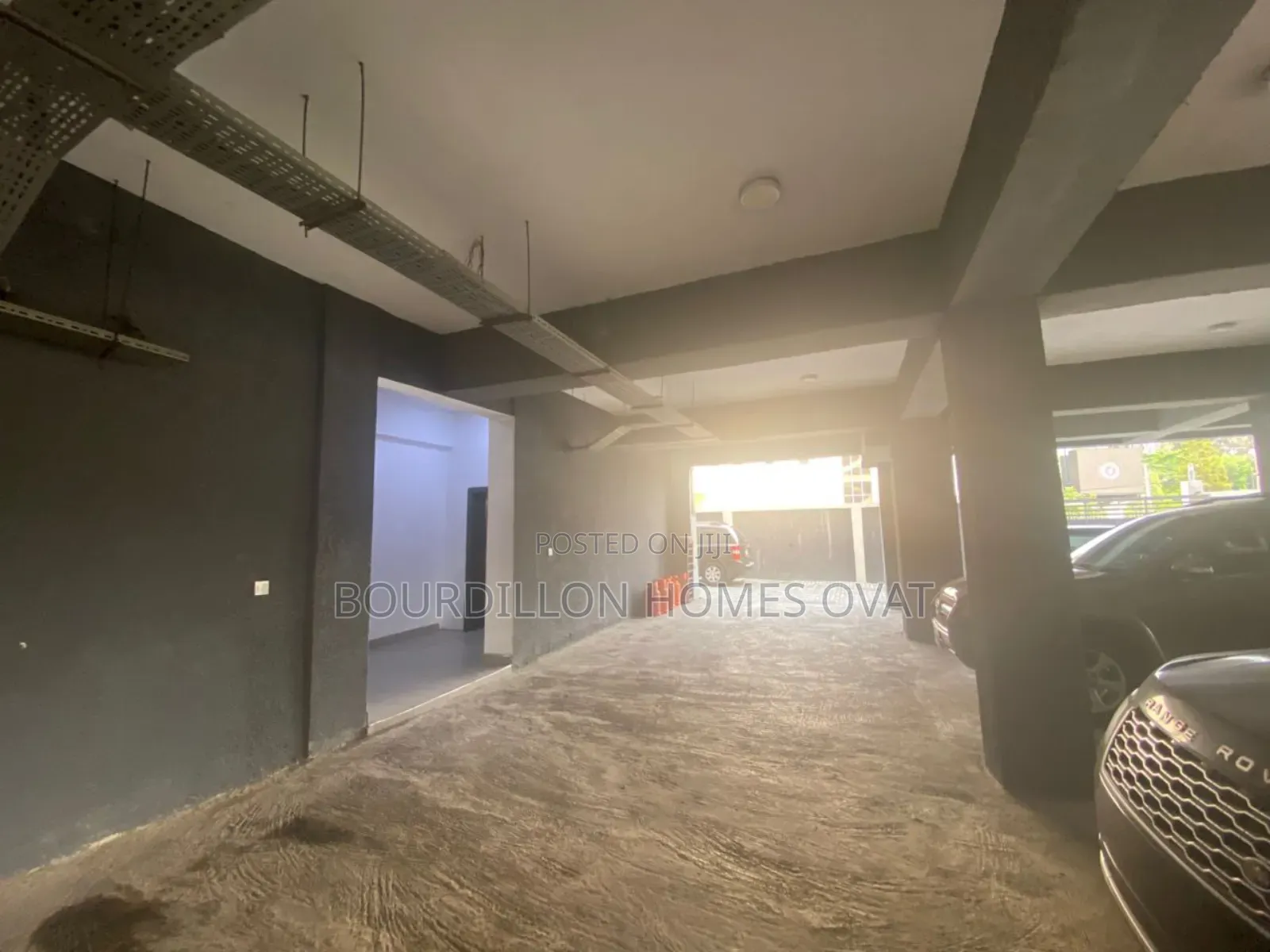 2bdrm Apartment in Lekki Phase 1 for rent
