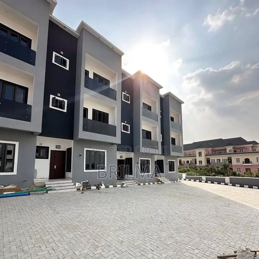 4bdrm Duplex in Guzape District for sale