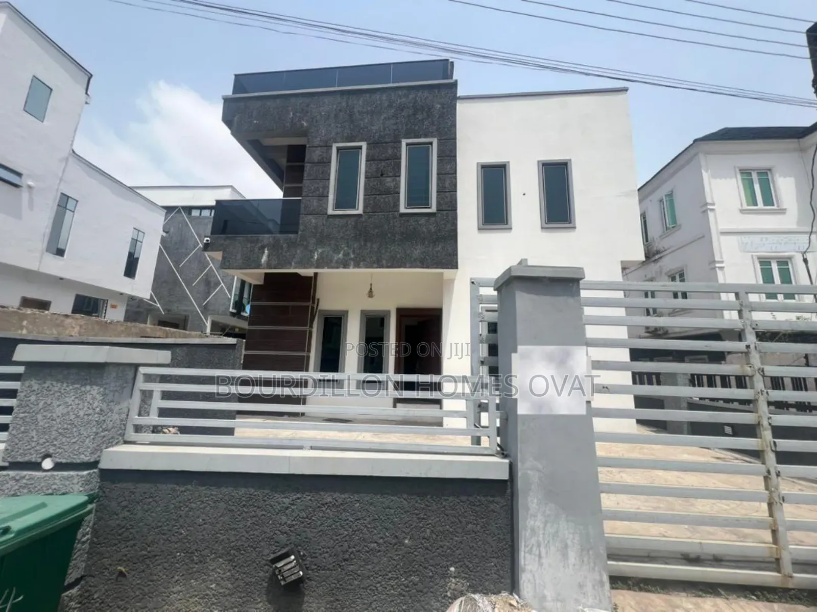 5bdrm Duplex in Ikota Villa Estate for rent