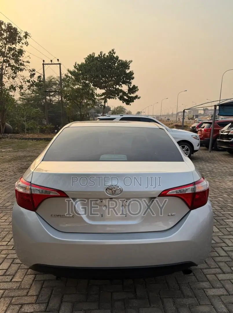 Toyota Corolla LE Eco Plus 4dr Sedan (1.8L 4cyl CVT) 2014 Silver