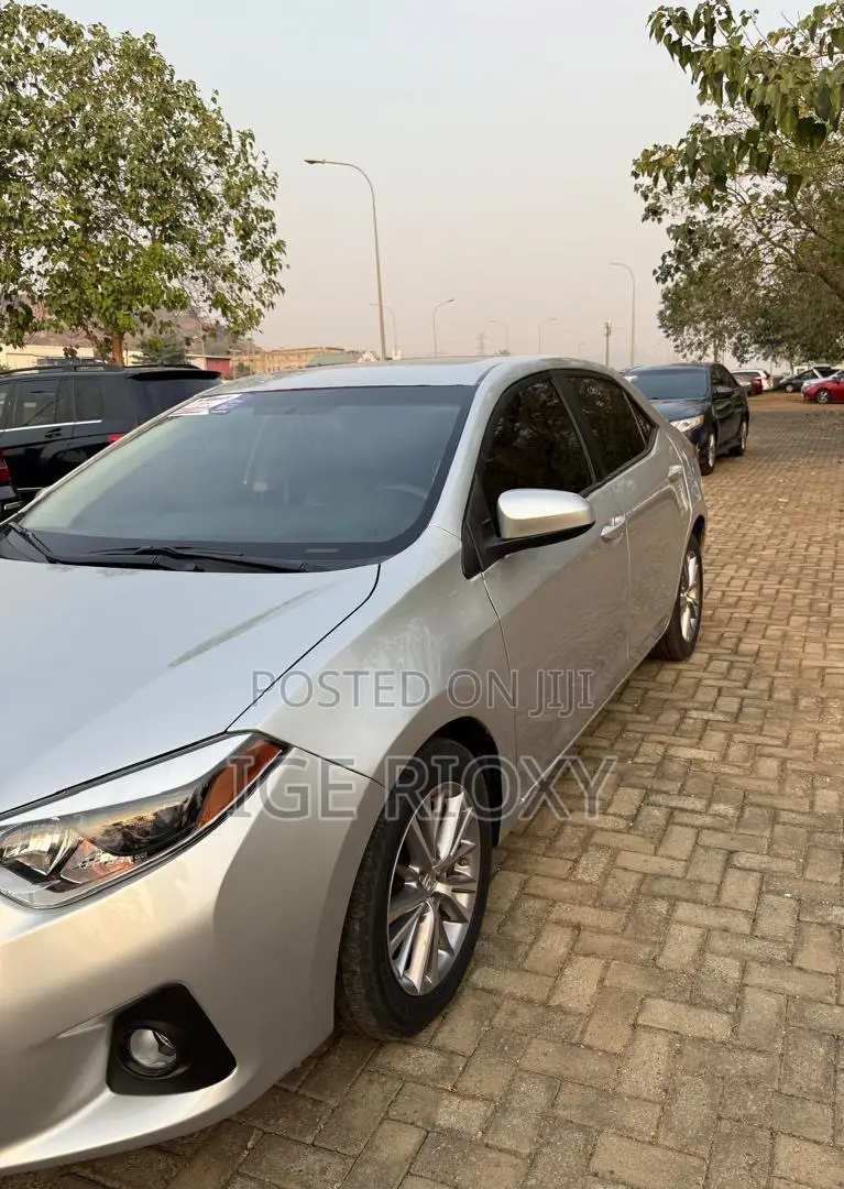 Toyota Corolla LE Eco Plus 4dr Sedan (1.8L 4cyl CVT) 2014 Silver