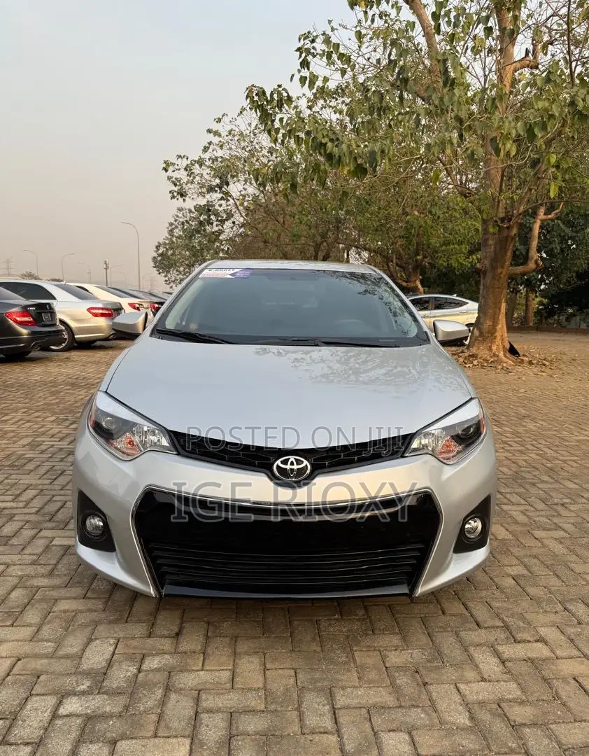 Toyota Corolla LE Eco Plus 4dr Sedan (1.8L 4cyl CVT) 2014 Silver