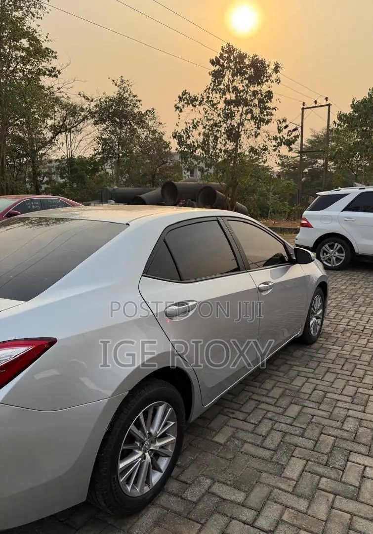 Toyota Corolla LE Eco Plus 4dr Sedan (1.8L 4cyl CVT) 2014 Silver
