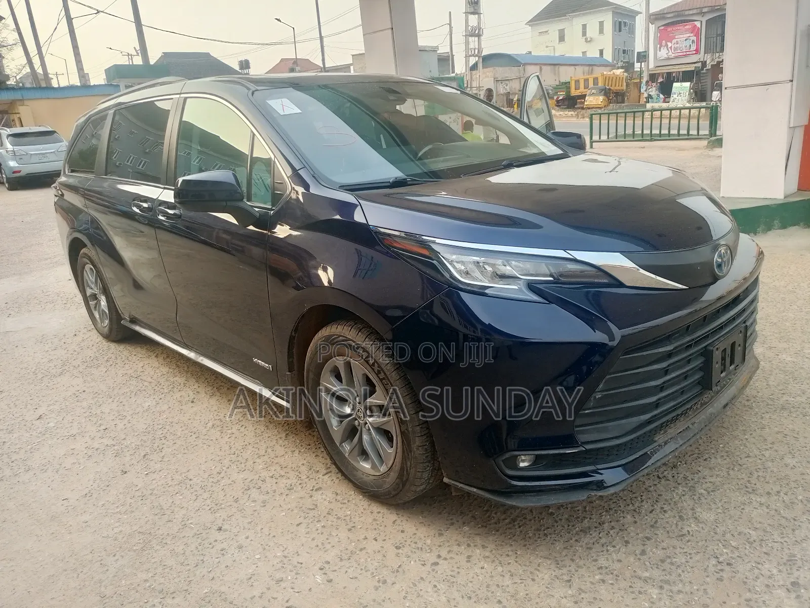 Toyota Sienna 2022 Blue