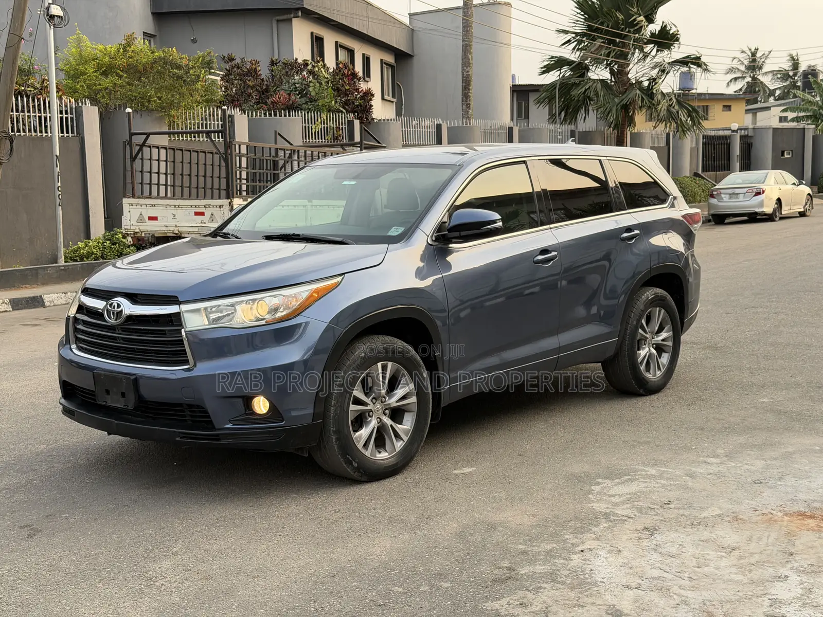 Toyota Highlander LE V6 4x4 (3.5L 6cyl 6A) 2016 Blue