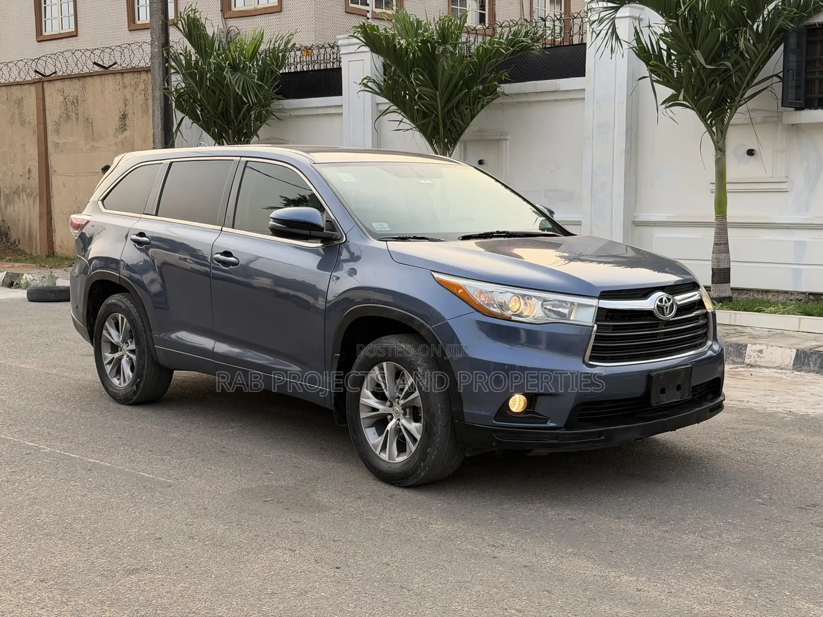 Toyota Highlander LE V6 4x4 (3.5L 6cyl 6A) 2016 Blue