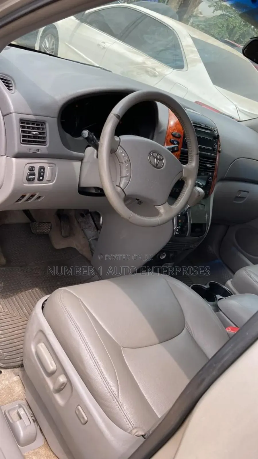 Toyota Sienna 2006 Silver