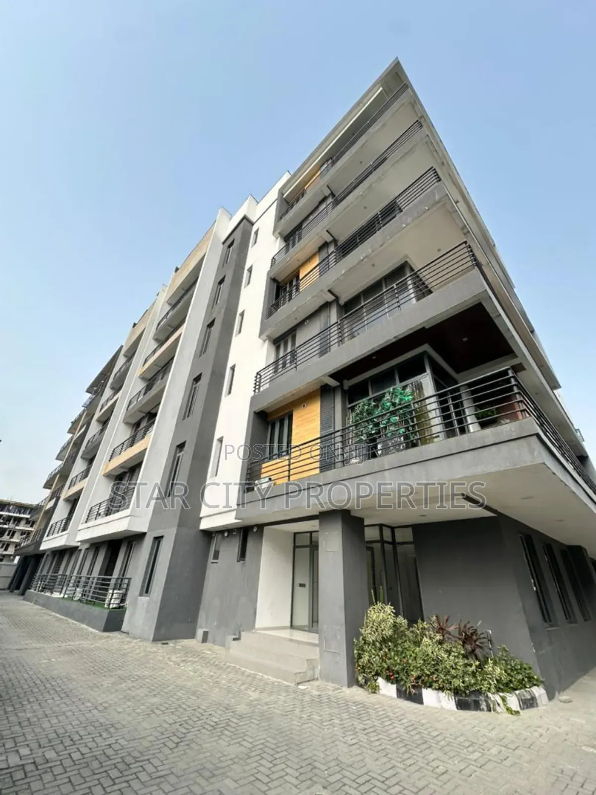 3bdrm Apartment in Lekki Phase 1 Lagos for sale