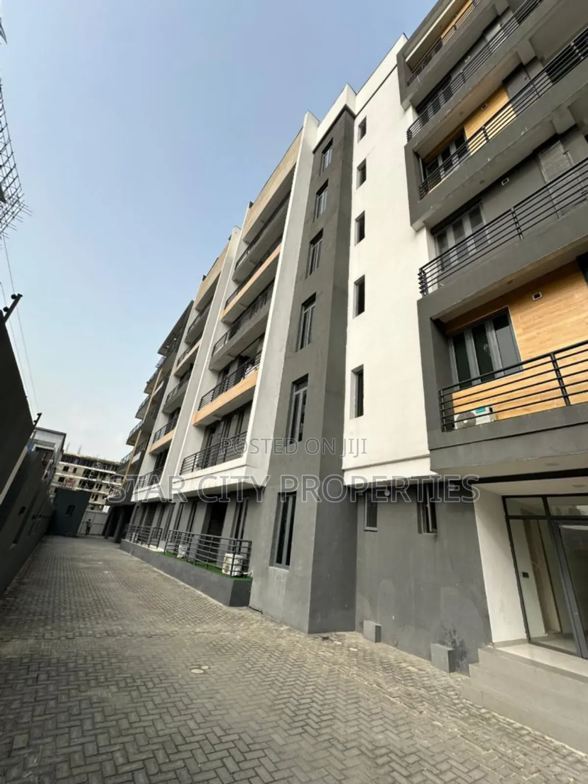 3bdrm Apartment in Lekki Phase 1 Lagos for sale