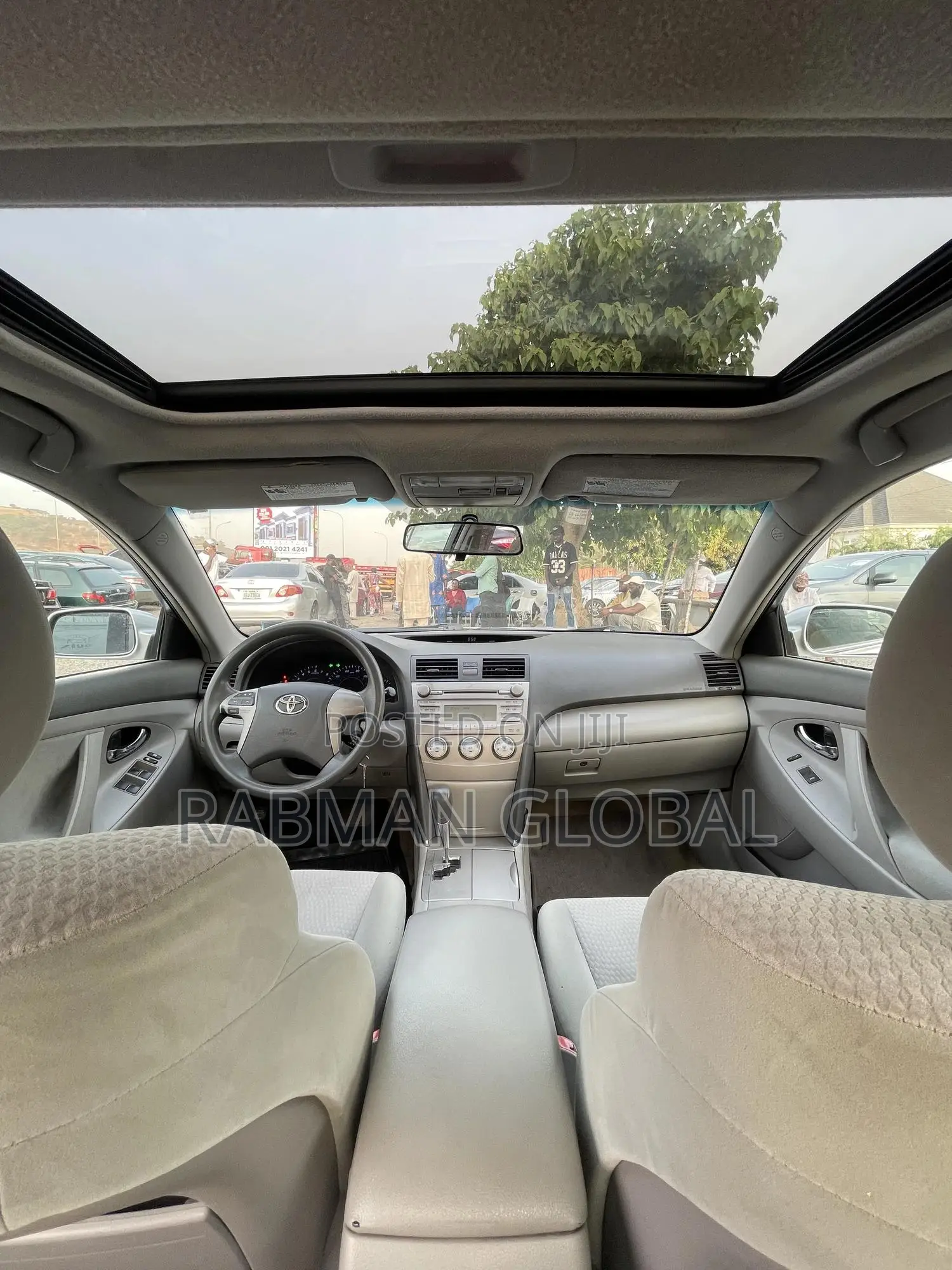 Toyota Camry LE 4dr Sedan (2.5L 4cyl 6A) 2011 Silver