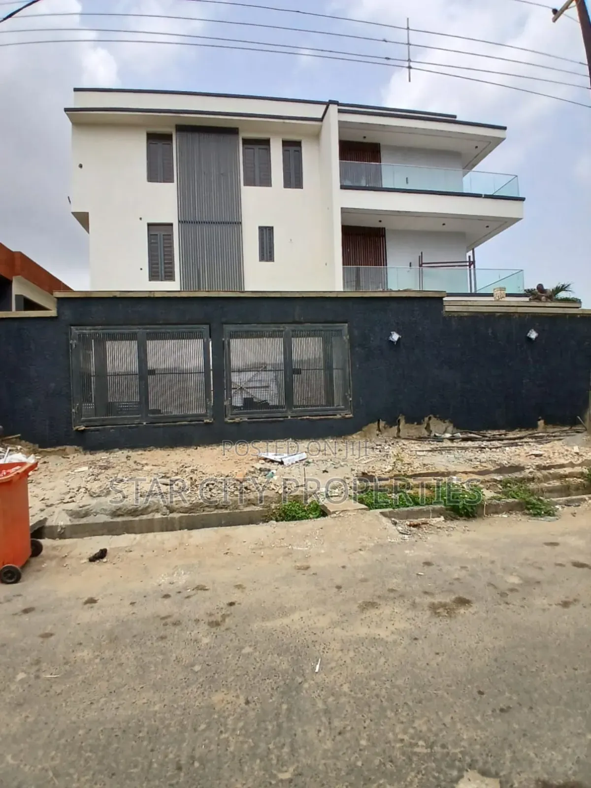 4bdrm Townhouse/Terrace in Ogudu Gra Lagos for sale