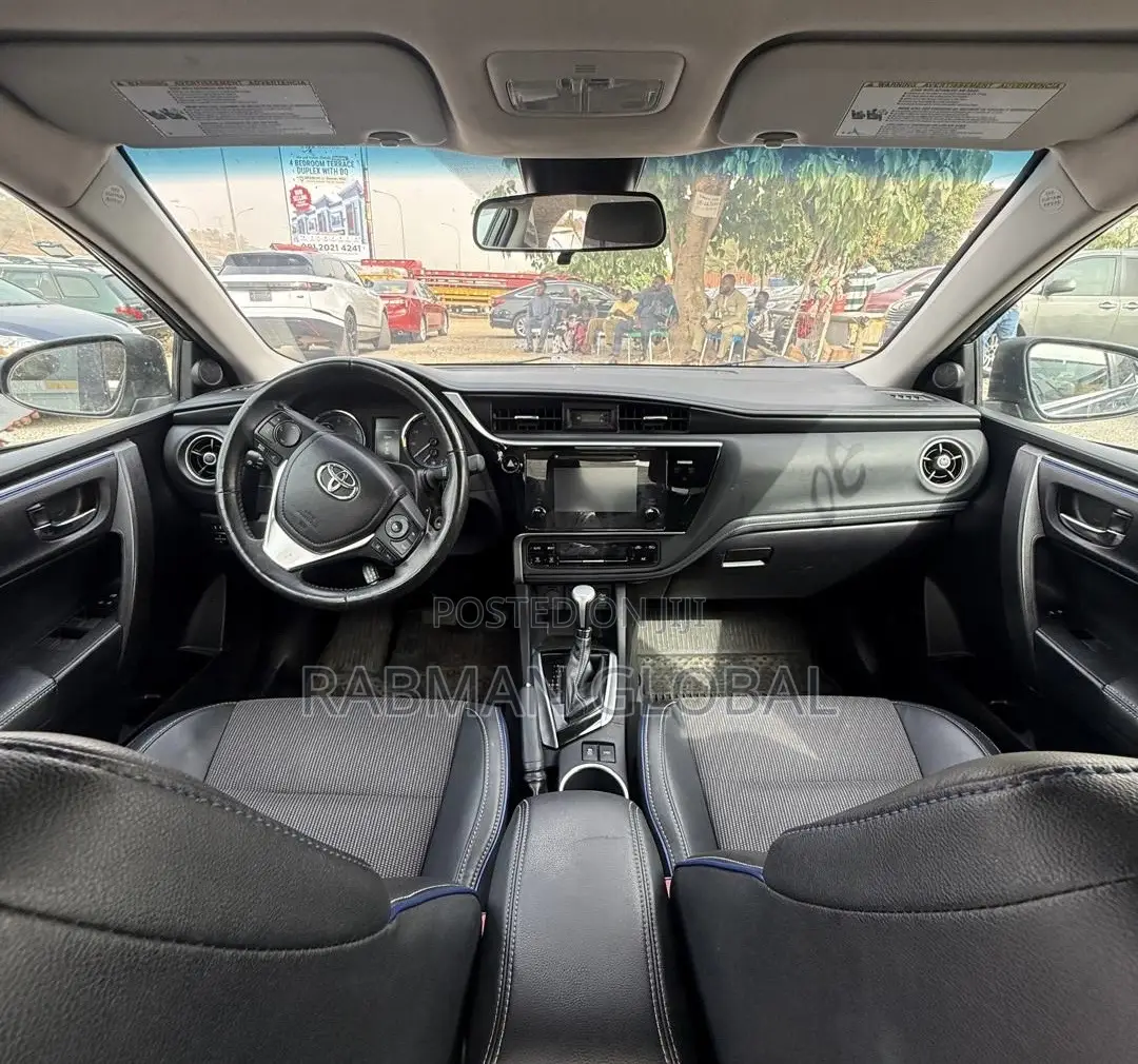 Toyota Corolla SE 4dr Sedan (1.8L 4cyl CVT) 2017 Gray