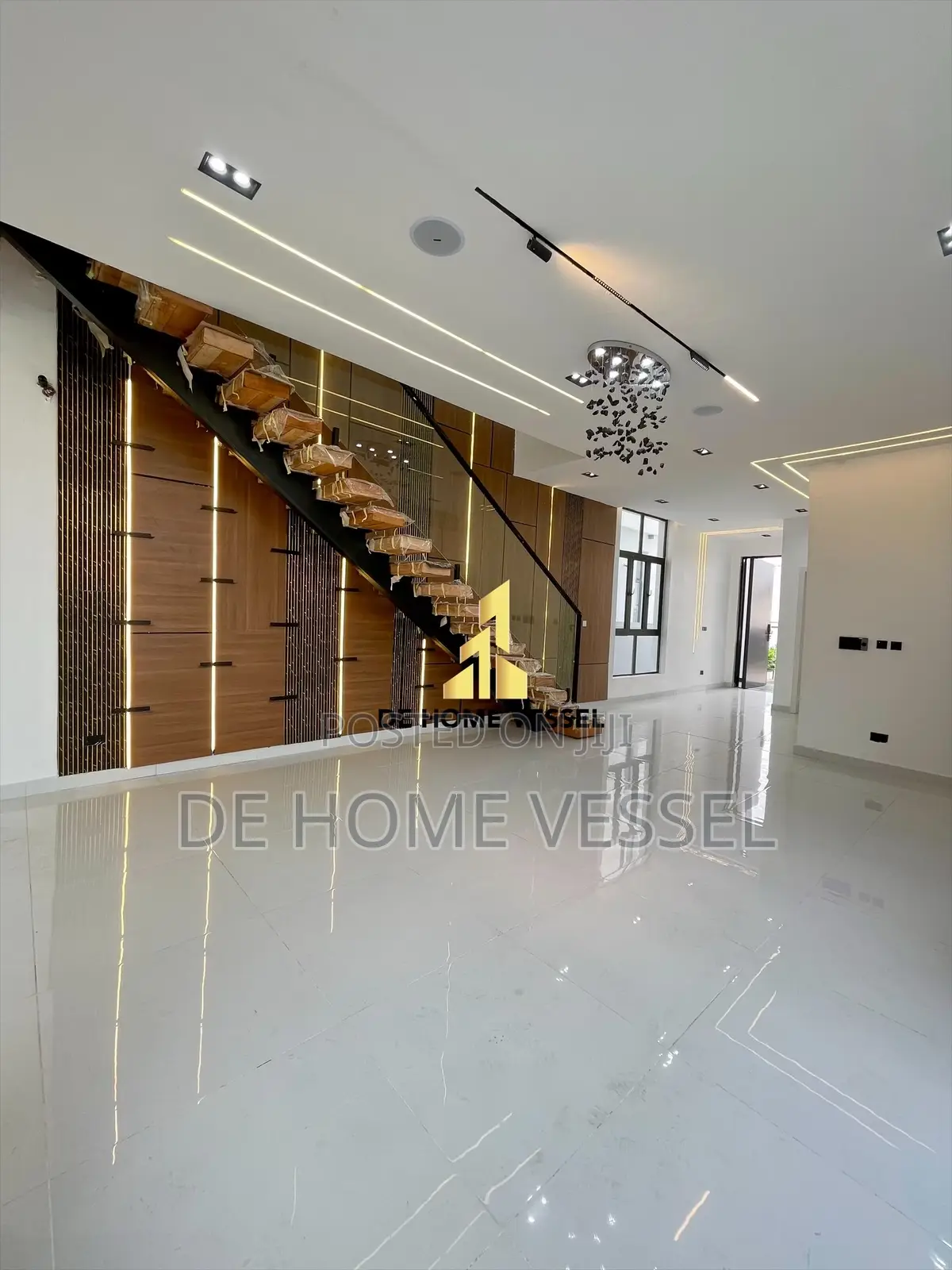 5bdrm Duplex in Ikota for sale