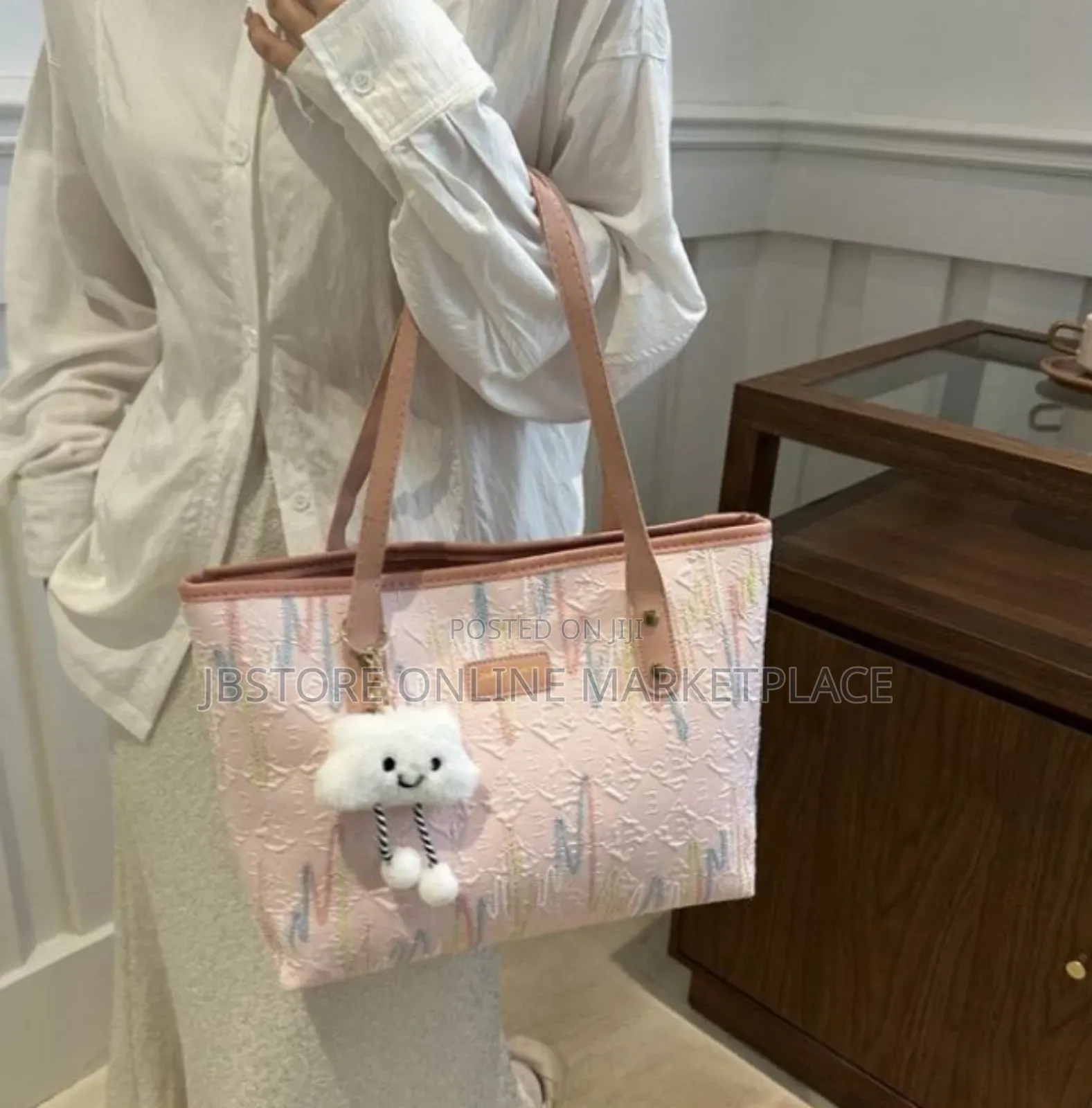 Ladies Fashionable Hand Bag