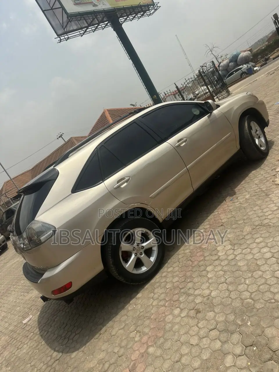 Lexus RX 330 2005 Gold