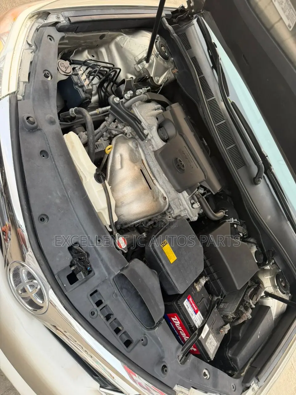 Toyota Camry XLE 4dr Sedan (3.5L 6cyl 6A) 2014 Gold