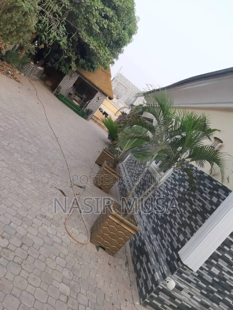 4bdrm Block of Flats in Gwarinpa for sale