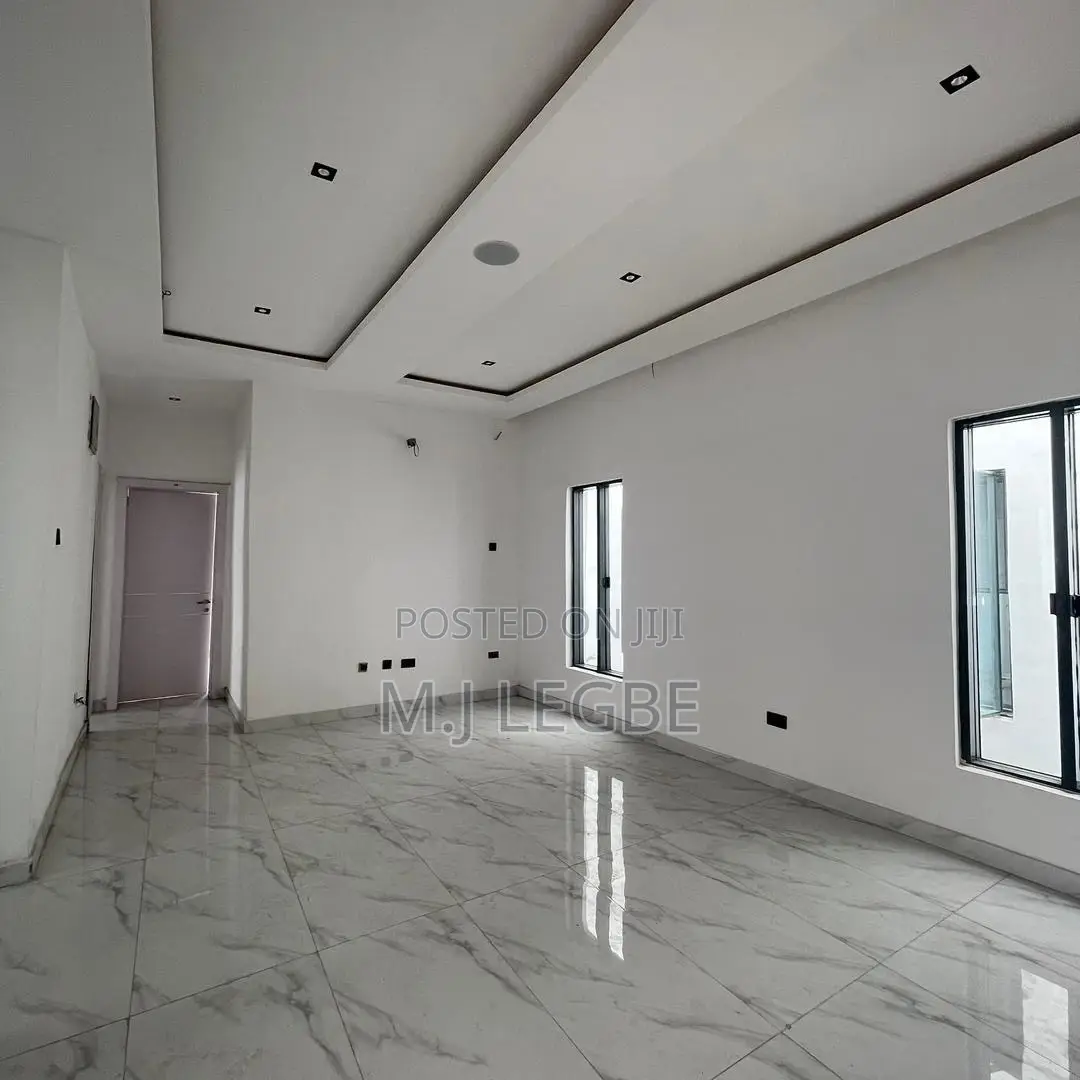 5bdrm Duplex in Osapa, Lekki for sale