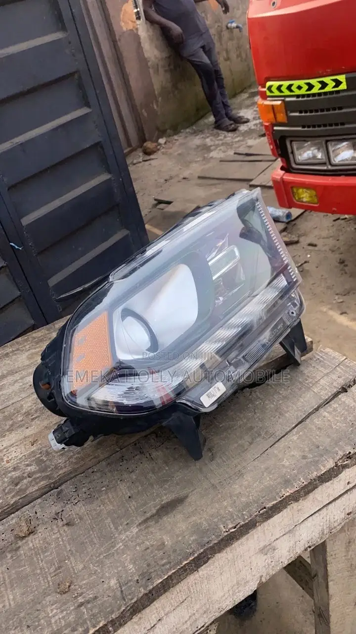2016 Dodge Durango Front Headlight Lamp (Tokunbo)
