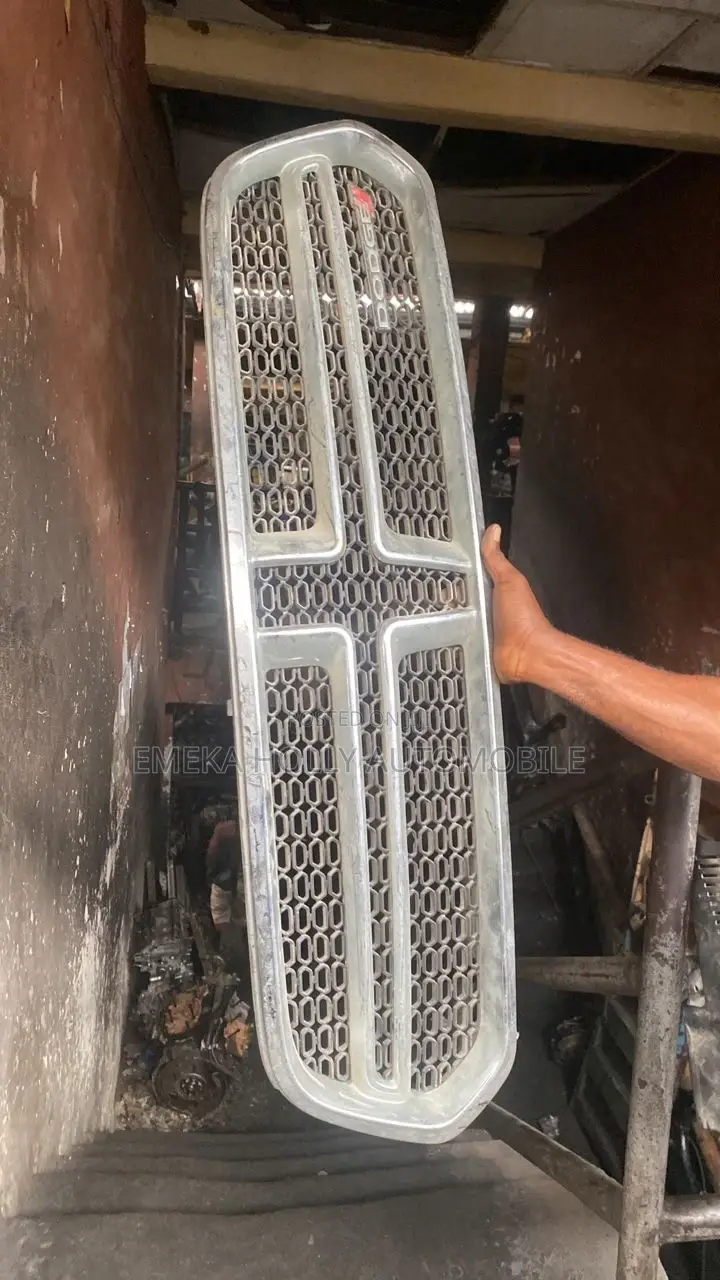 2016 Dodge Durango Front Grill Assembly (Direct Tokunbo)