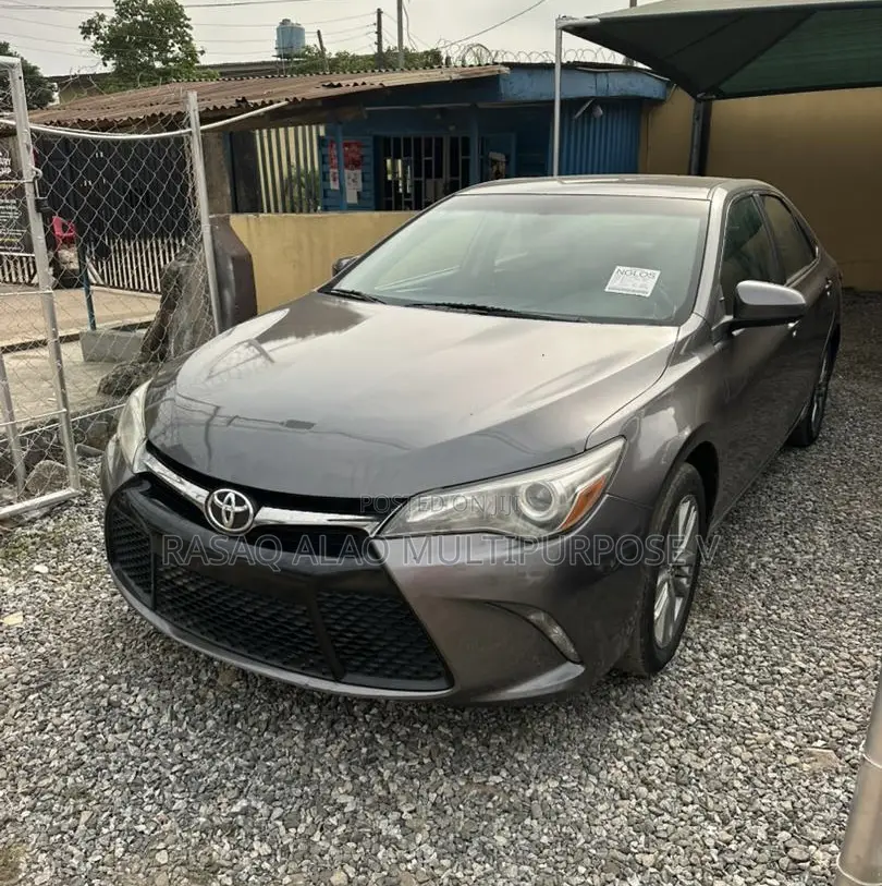 Toyota Camry SE 4dr Sedan (2.5L 4cyl 6A) 2015 Gray