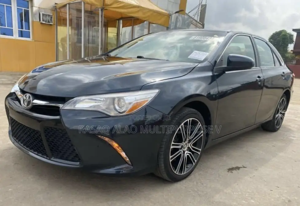 Toyota Camry SE w/Special Edition Pkg (2.5L 4cyl 6A) 2016 Blue