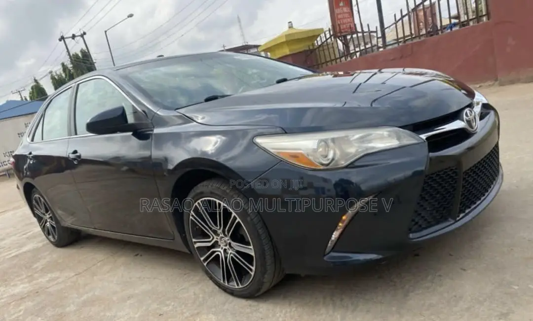 Toyota Camry SE w/Special Edition Pkg (2.5L 4cyl 6A) 2016 Blue