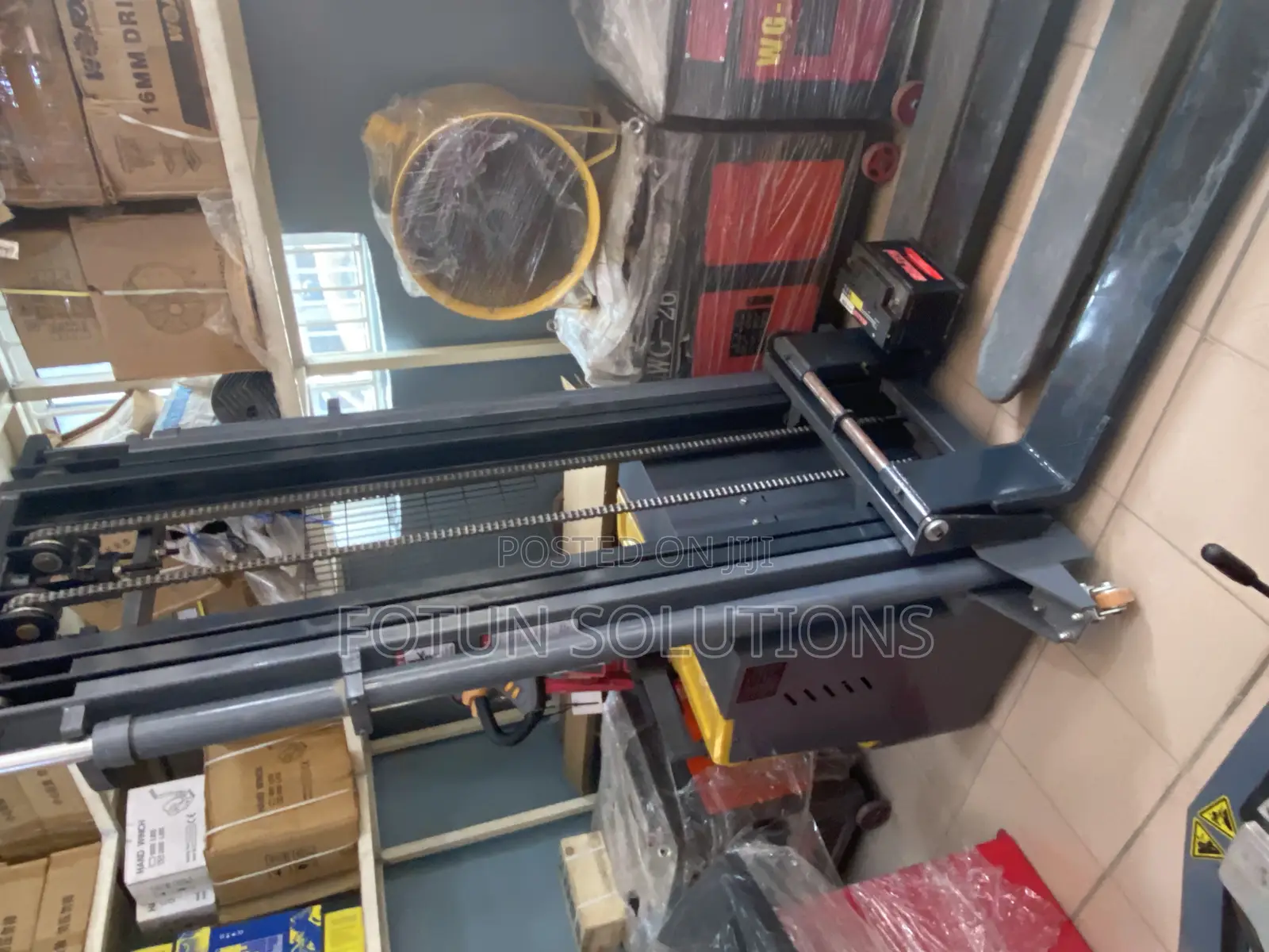 Electric Stacker Forklift 2tons by 5meters