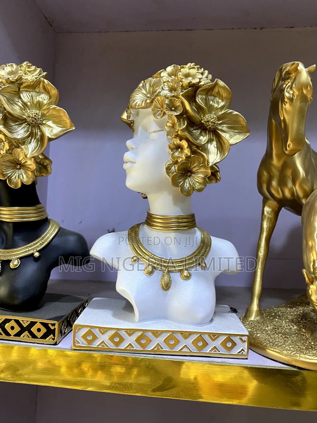 White and Black Human Head Figurines Table Top Shelves Decoration