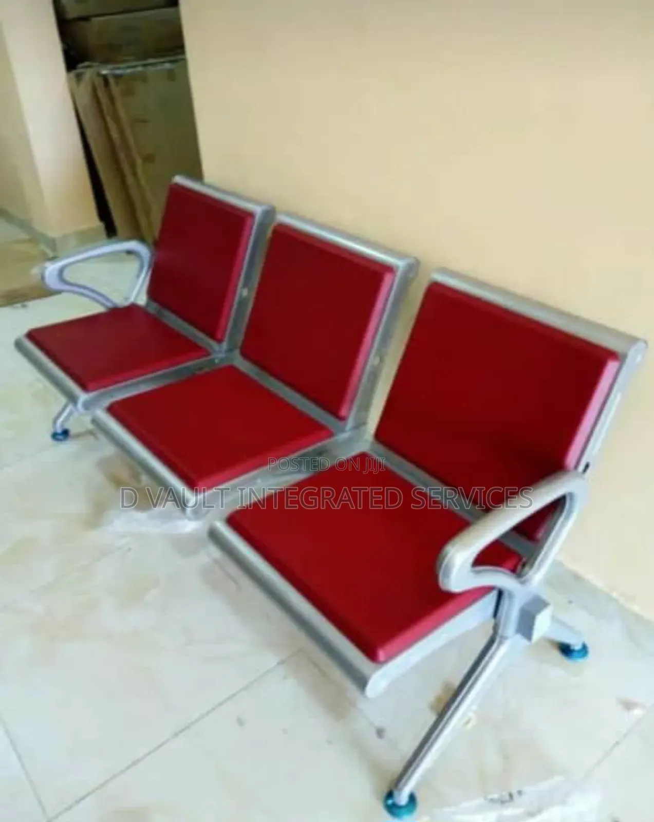 3 in Chair / Waiting Chair
