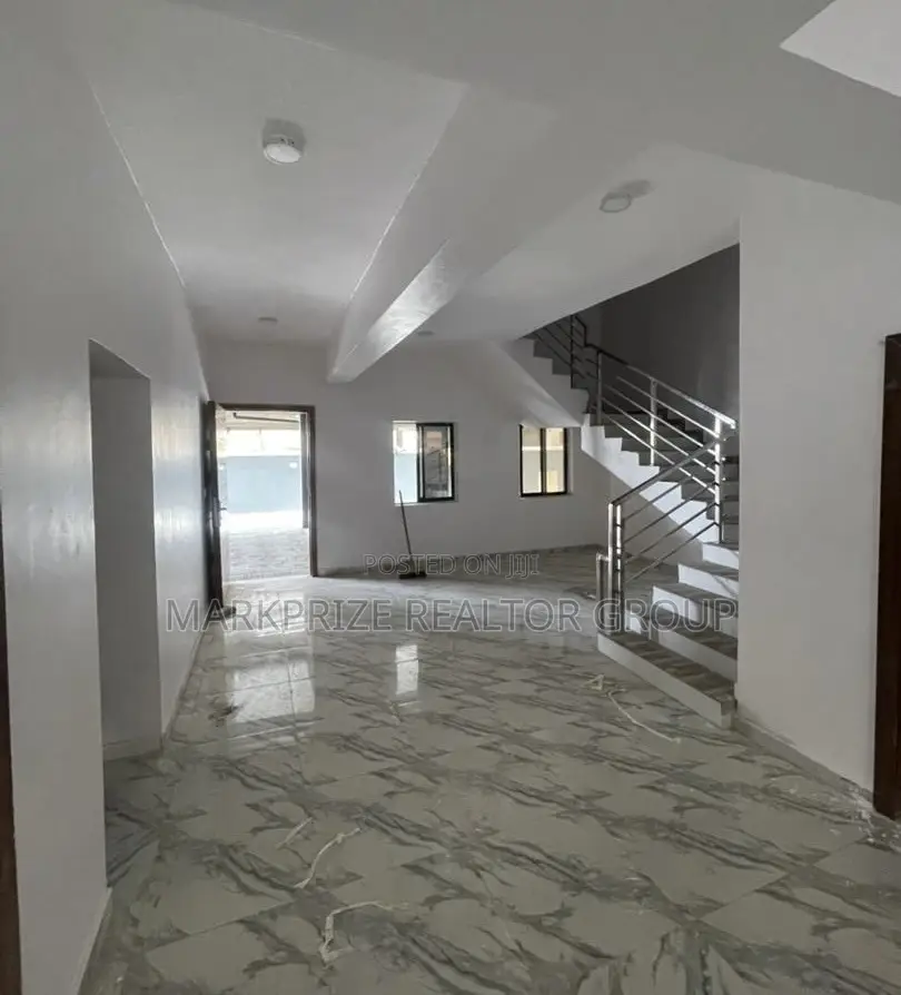 2bdrm Apartment in Ologolo Lekki Lagos for sale