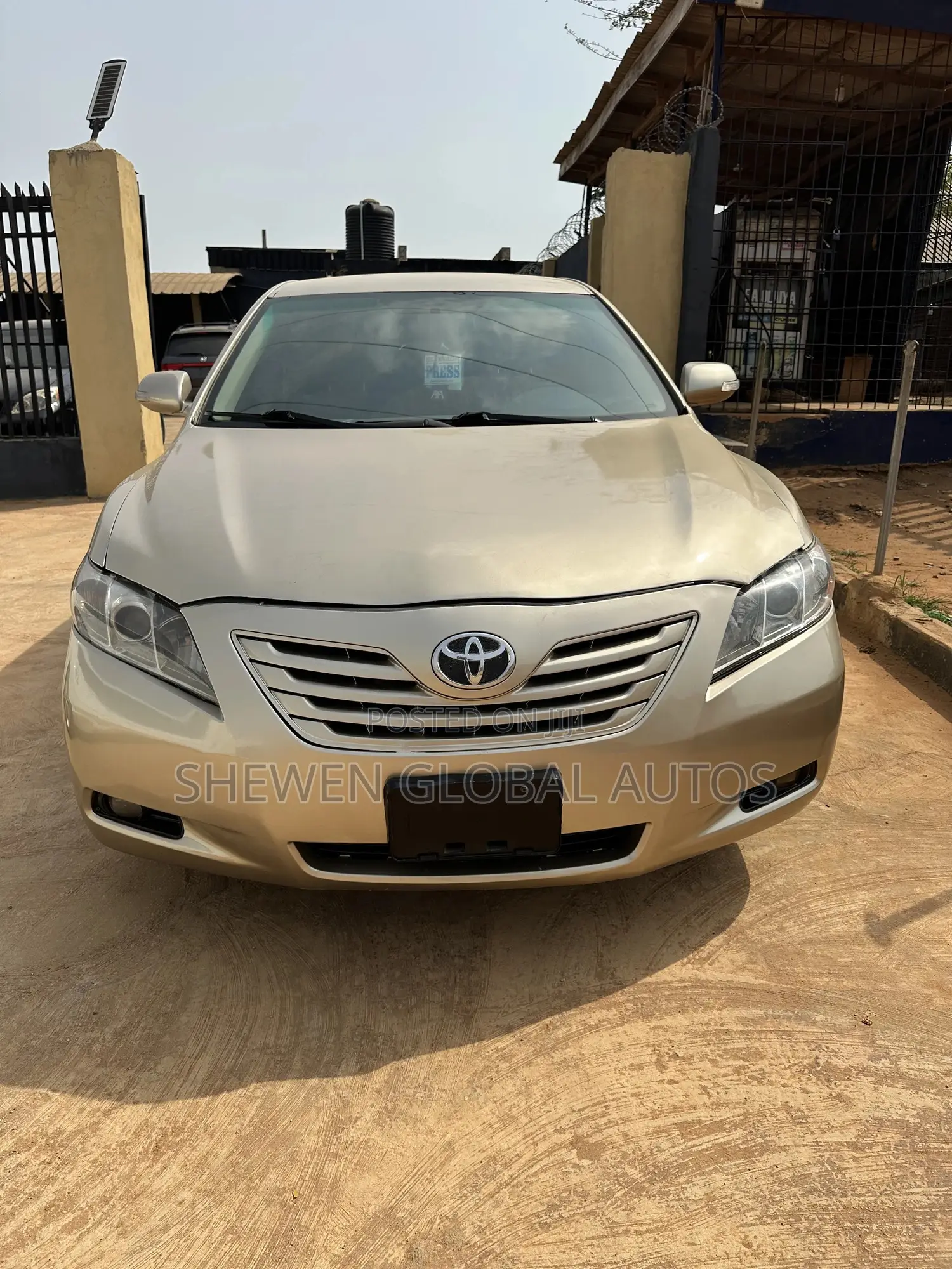 Toyota Camry LE 4dr Sedan (2.4L 4cyl 5A) 2009 Gold