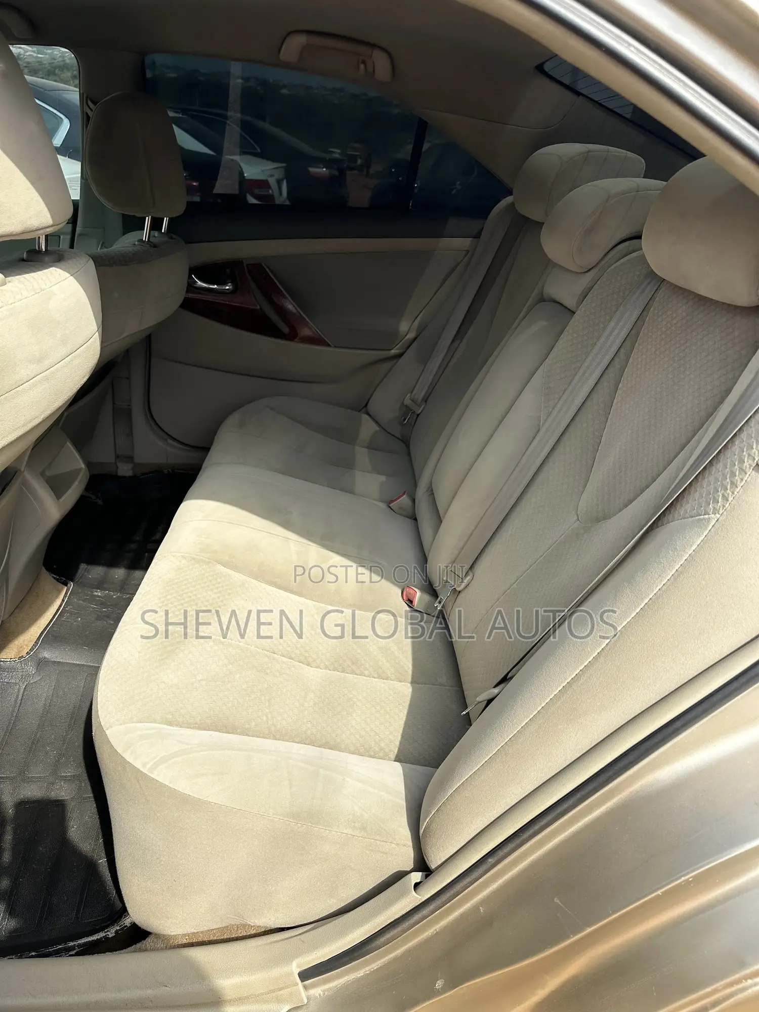 Toyota Camry LE 4dr Sedan (2.4L 4cyl 5A) 2009 Gold