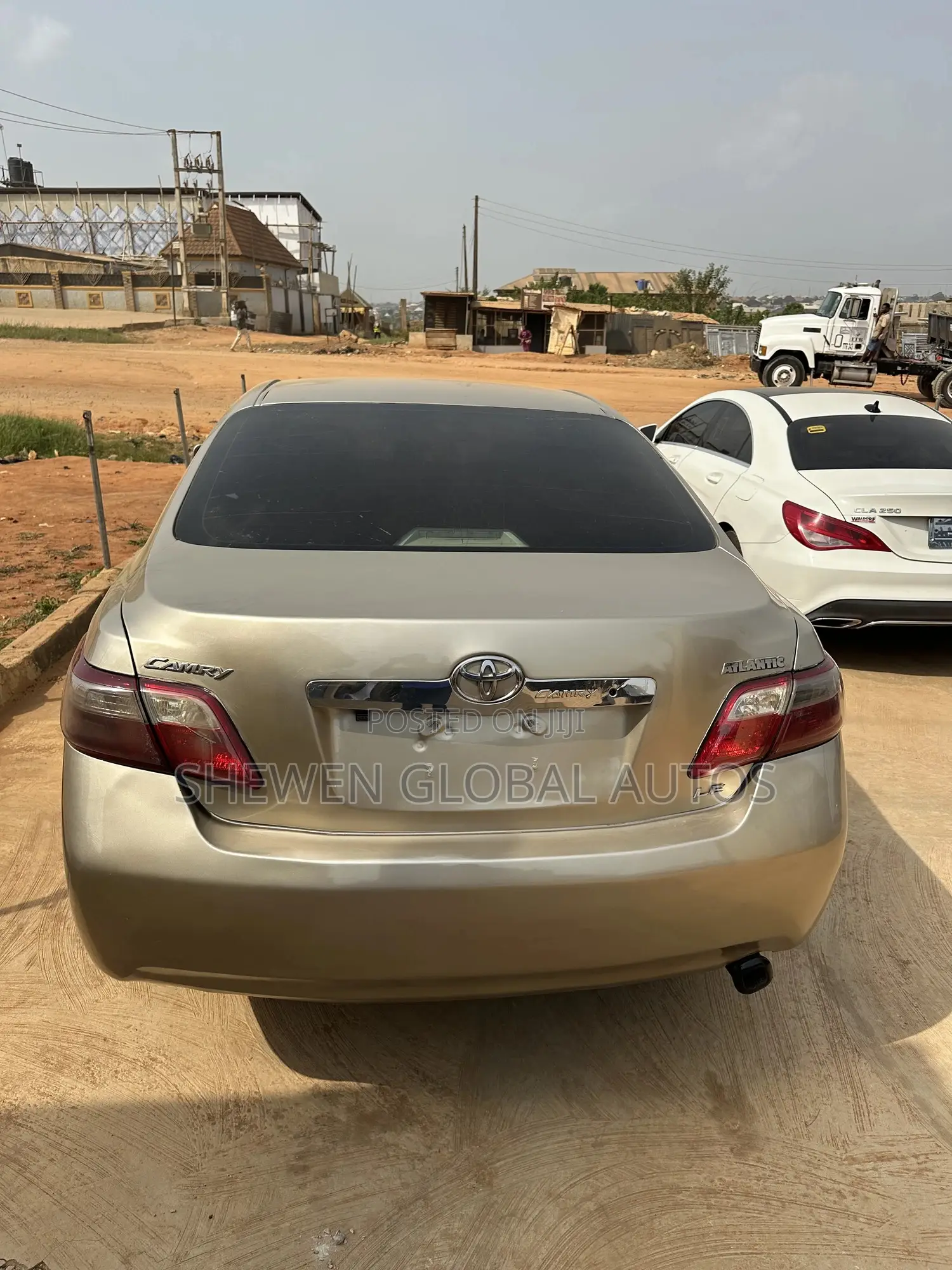 Toyota Camry LE 4dr Sedan (2.4L 4cyl 5A) 2009 Gold