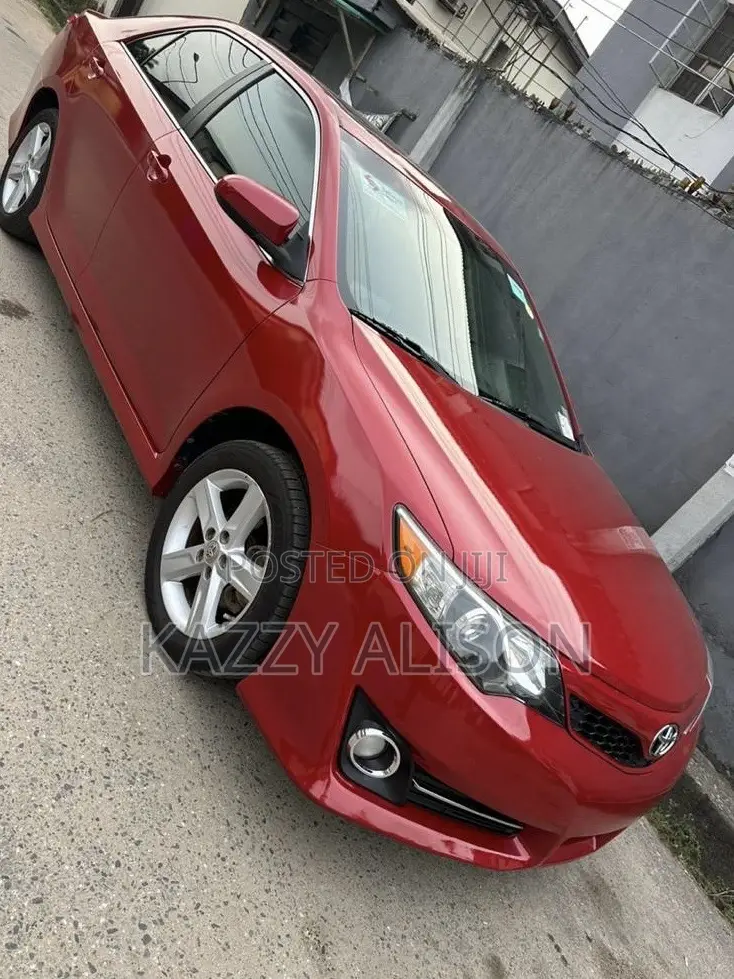 Toyota Camry SE 4dr Sedan (2.5L 4cyl 6A) 2013 Red