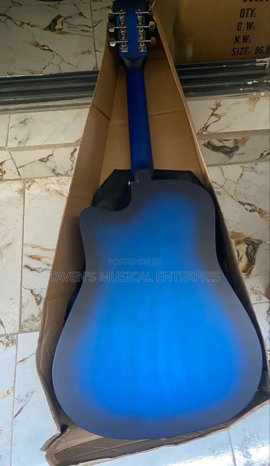 Stratford Six Strings Acoustic Guitar