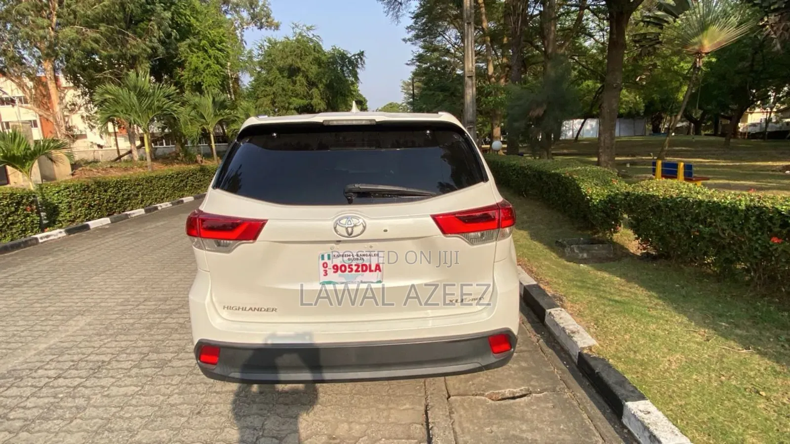 Toyota Highlander XLE 4x4 V6 (3.5L 6cyl 8A) 2018 White