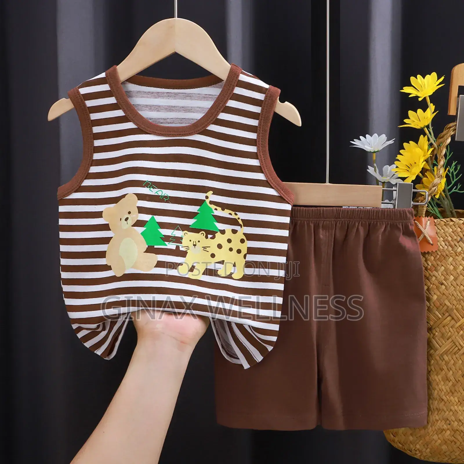 2-Piece Baby Clothing Set With Sleeveless Top and Shorts