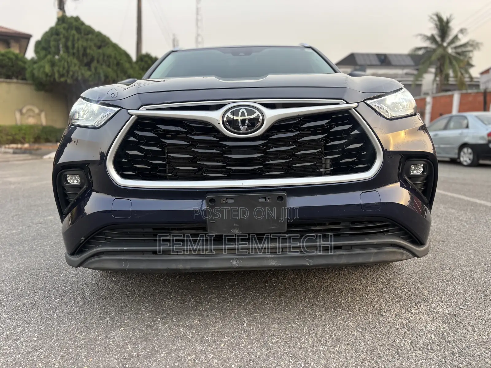 Toyota Highlander XLE 2022 Blue