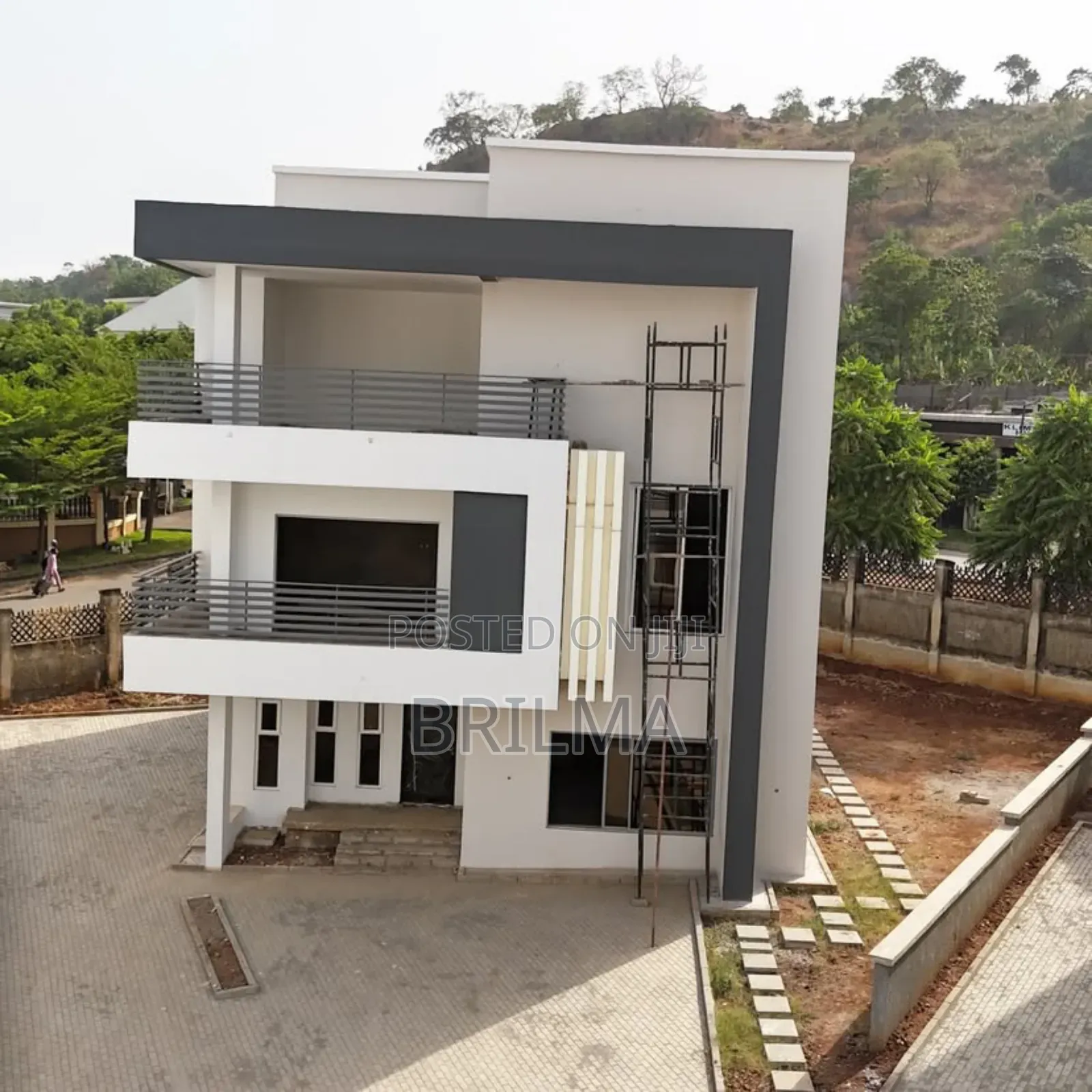 5bdrm Duplex in Kado for sale
