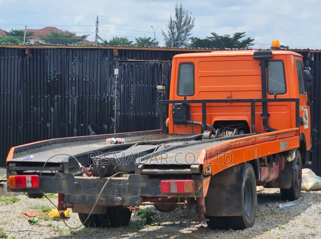 Heavy-Duty Mercedes-Benz Car Carrier Truck