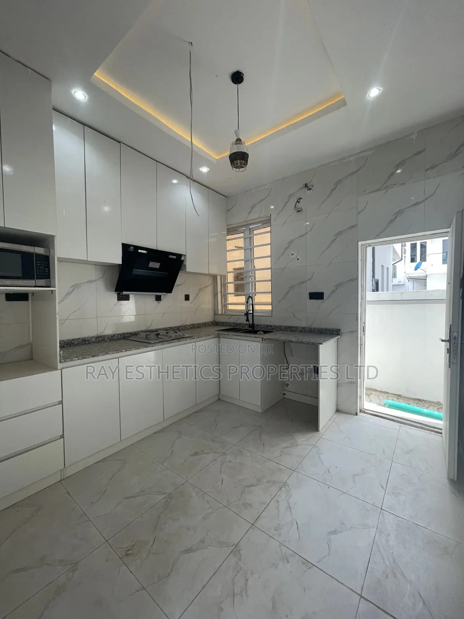 4bdrm Duplex in Ikota Gra, Lagos State for sale