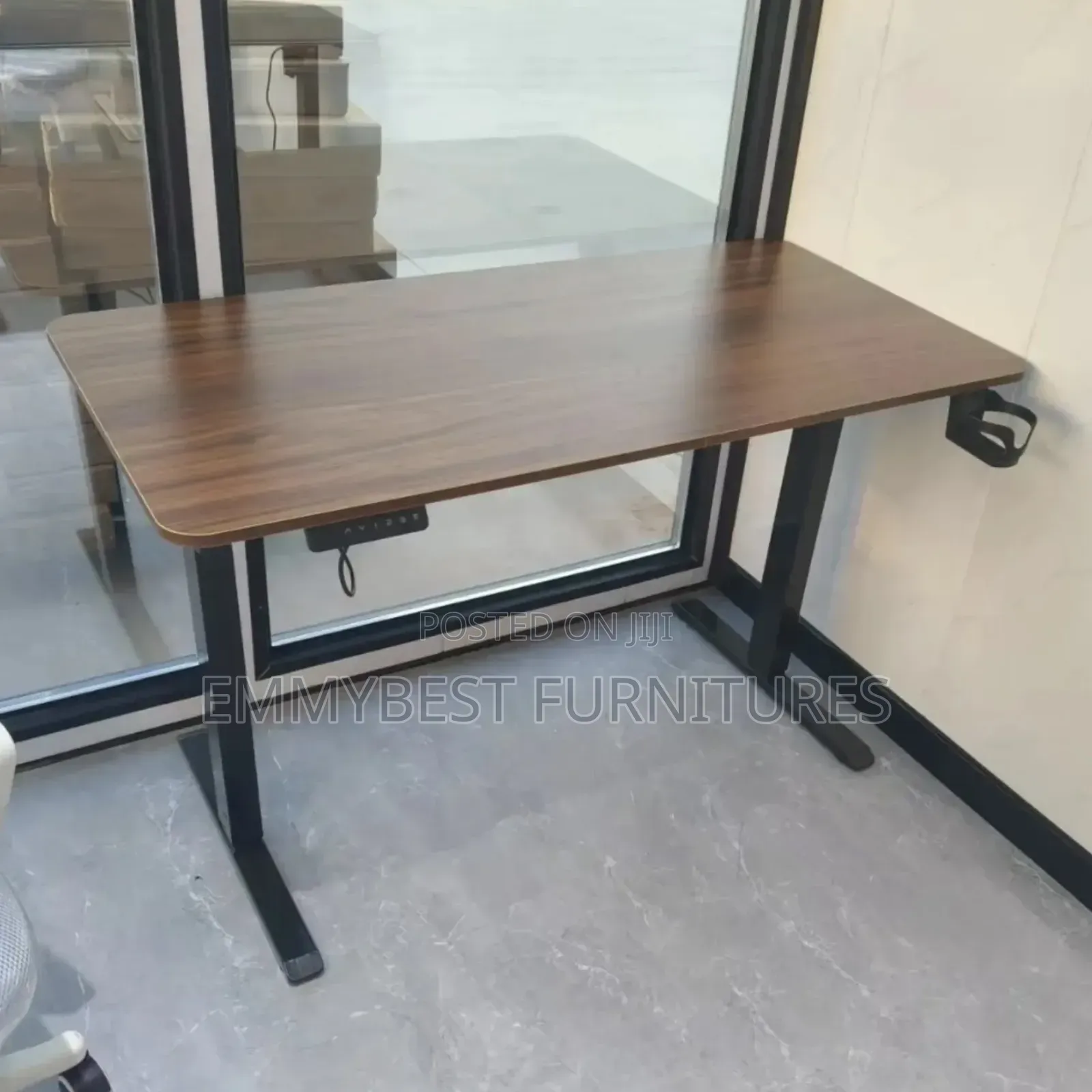 Electric Control Adjustable Height Computer Table.