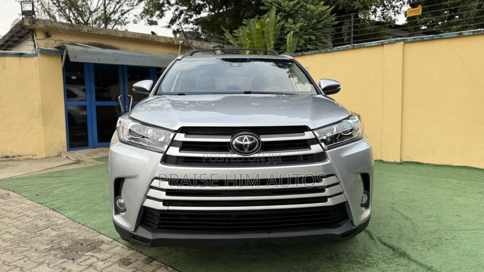 Toyota Highlander XLE 4x4 V6 (3.5L 6cyl 8A) 2018 Silver