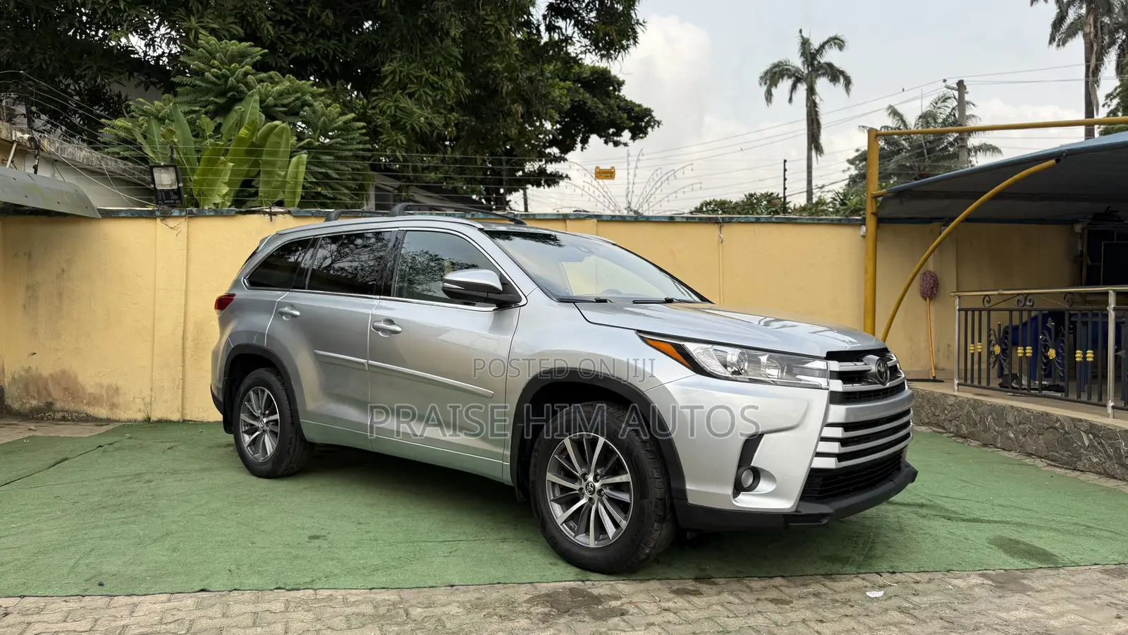 Toyota Highlander XLE 4x4 V6 (3.5L 6cyl 8A) 2018 Silver