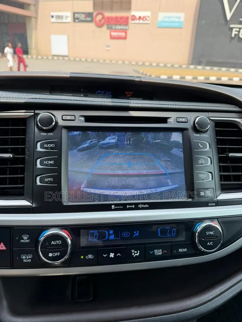 Toyota Highlander XLE 4x4 V6 (3.5L 6cyl 8A) 2018 Black