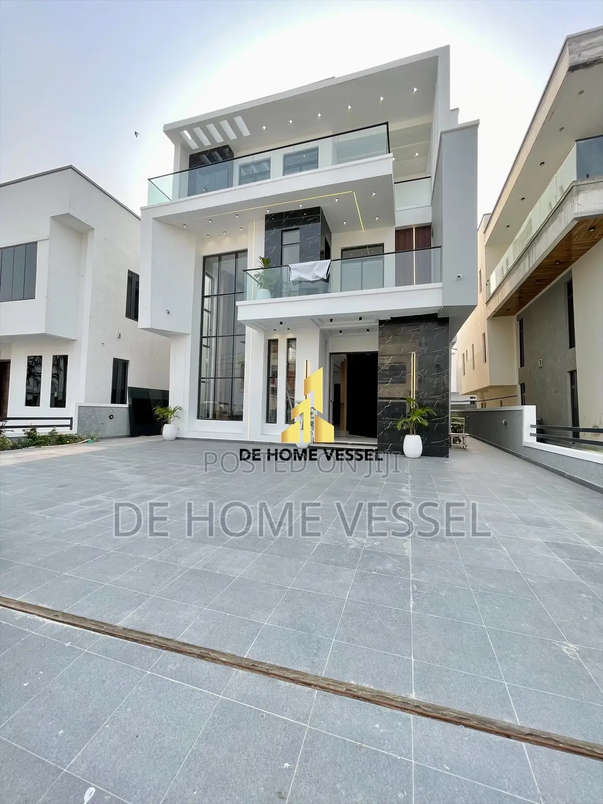 5bdrm Duplex in Lekki for sale