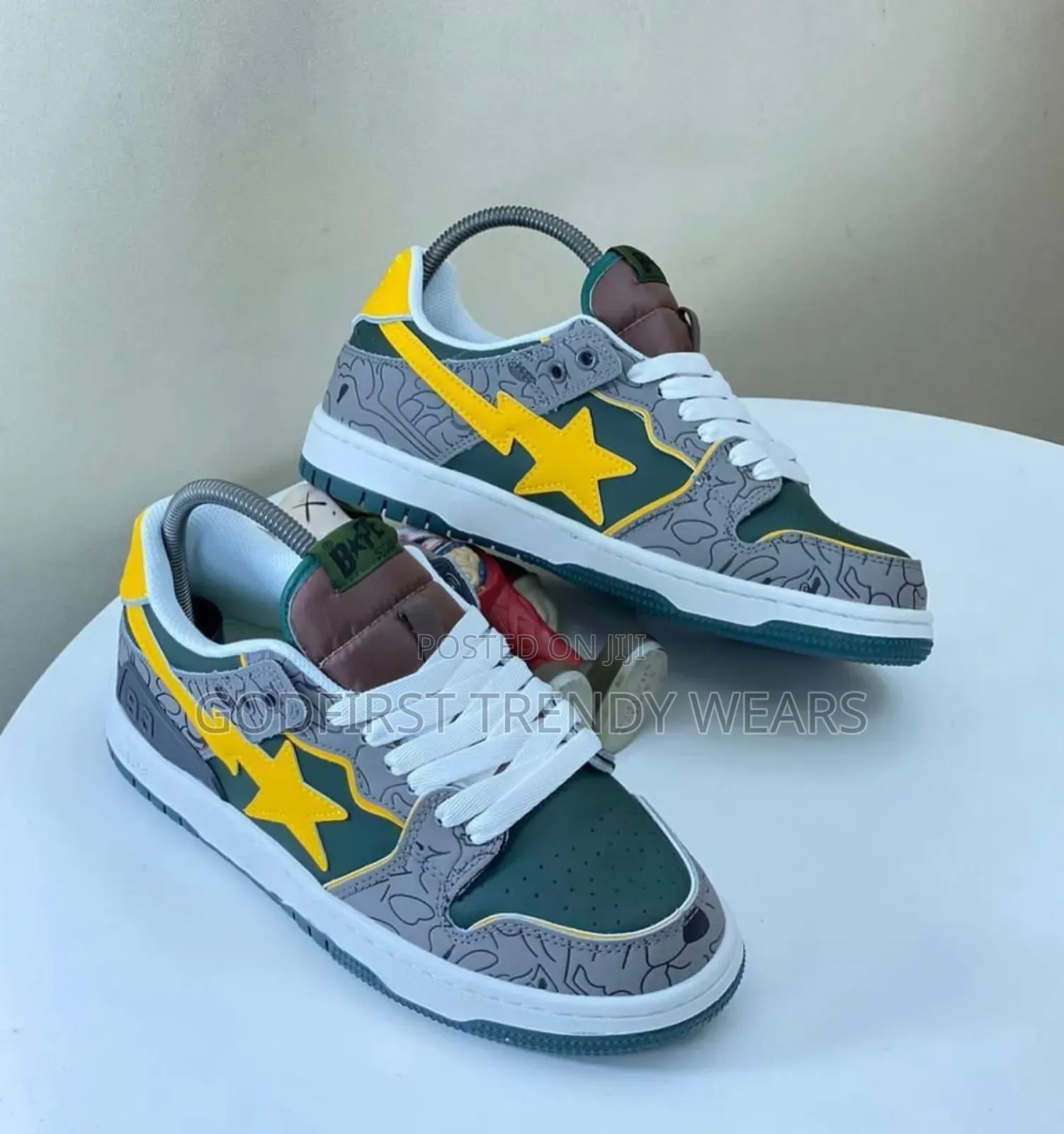 Latest Design Classic Sneakers